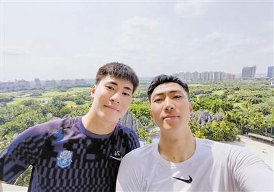 第47分钟，戈麦斯的射门被挡一下滑门而过！